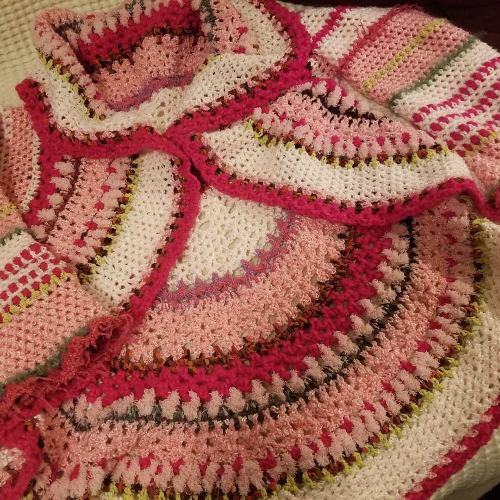 Crochet Pink MANDALA BOHO BOHEMIAN Chic Handmade Sweater MED - Picture 2 of 16